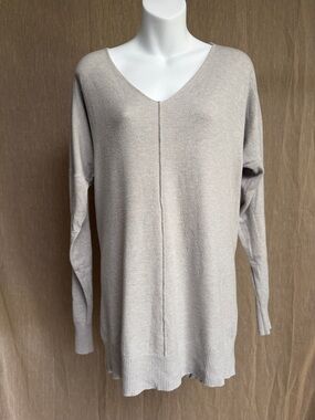 ZENANA PREMIUM Light Gray V-Neck Sweater